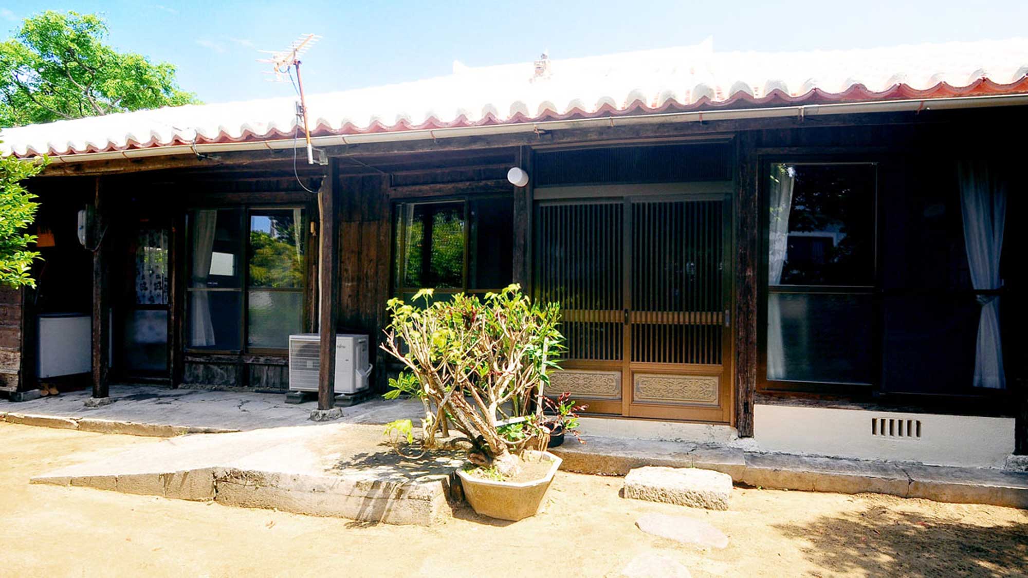 沖縄の古民家 ミーヤー<今帰仁村>のnull
