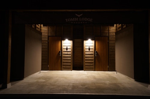 Tombi Lodge ^のnull