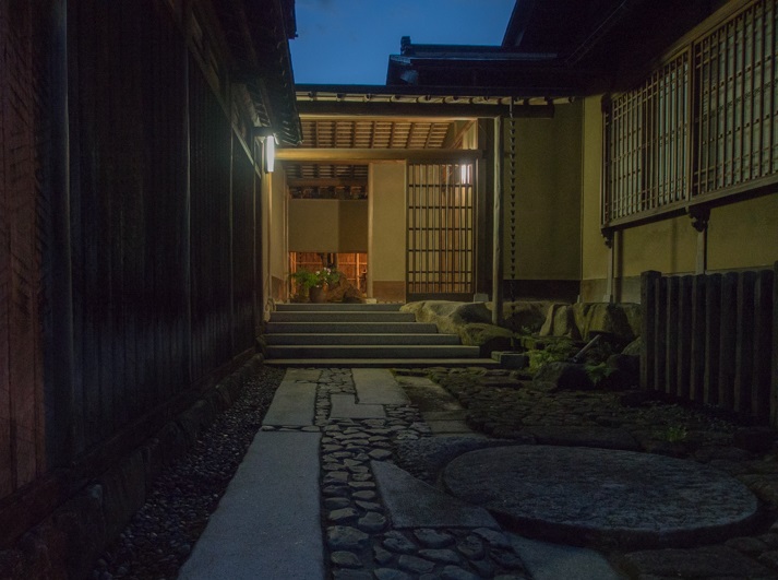 SUKIYA-zukuri Suehiro House image