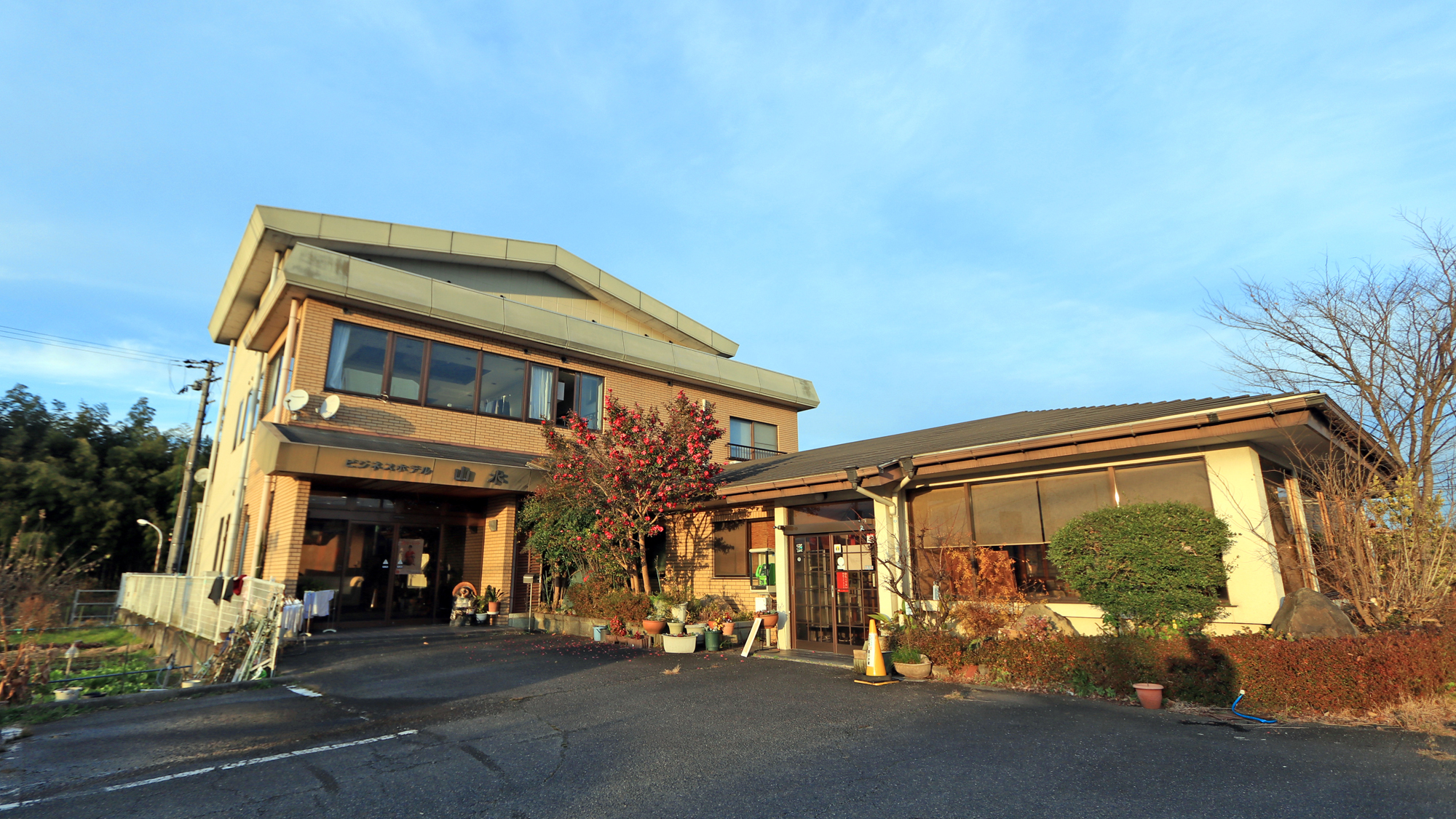 ビジネスホテル・レストラン山水 image